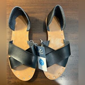 NWT Universal Thread Black Sandals